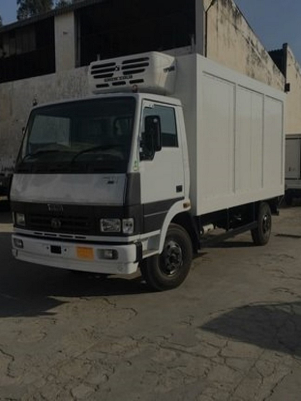 https://www.dogragroup.com/wp-content/uploads/2020/06/reefer-van-dgc.jpg