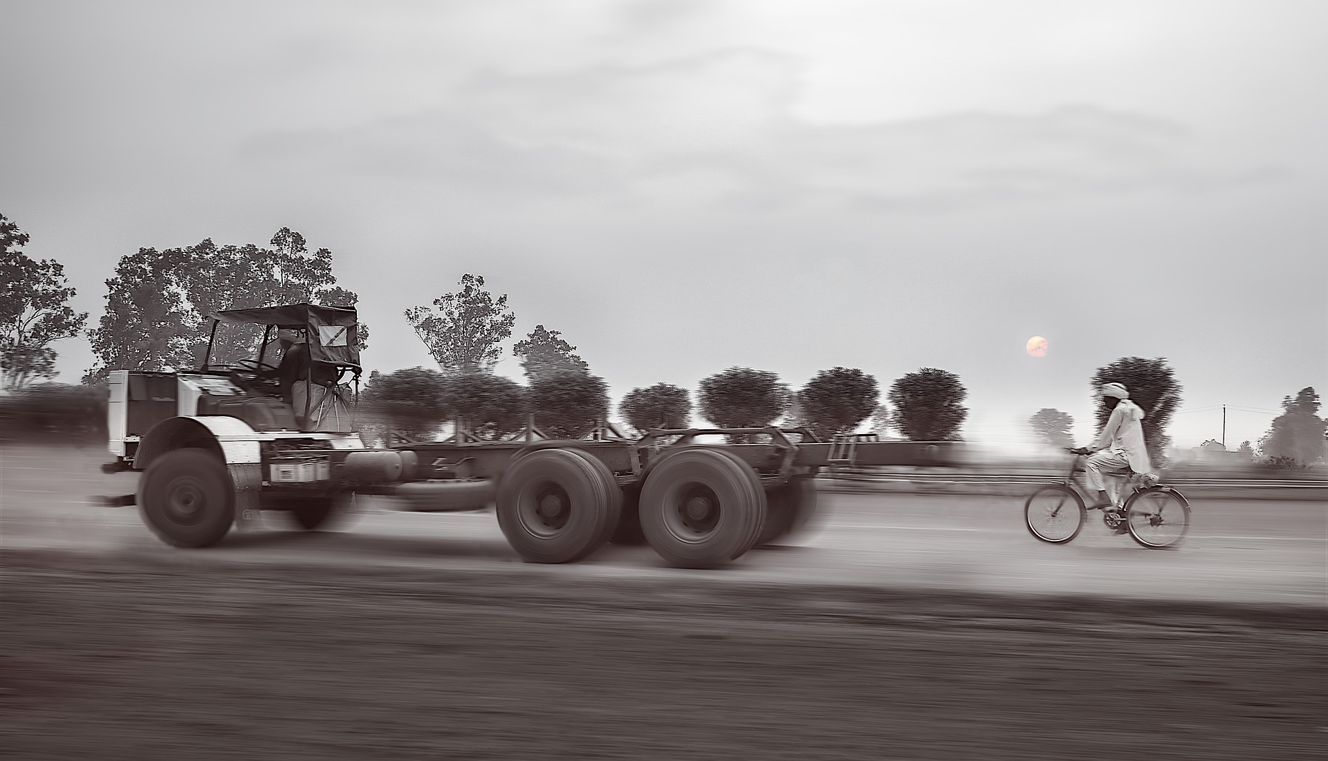 https://www.dogragroup.com/wp-content/uploads/2020/08/JockeyTruckPiCture.jpg